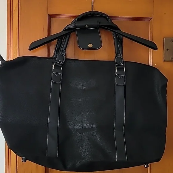 Matching Travel Bag and Toiletries Bag - Picture 1 of 8